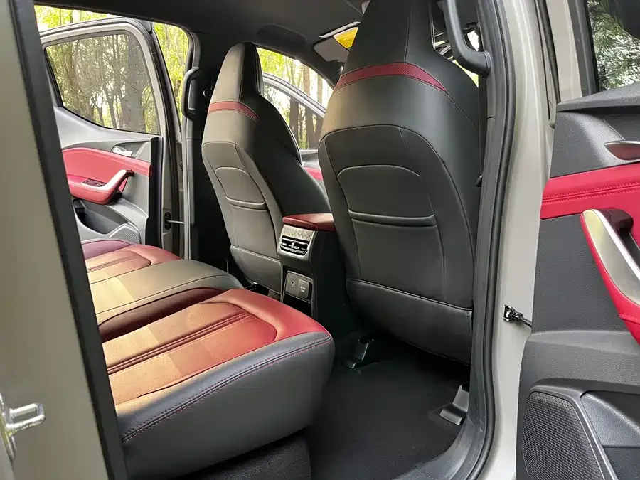 Maxus T90 2022 2.0T Diesel Automatic 4WD SAIC Lamborghini Devil Standard Box 2022 — миниатюра 5