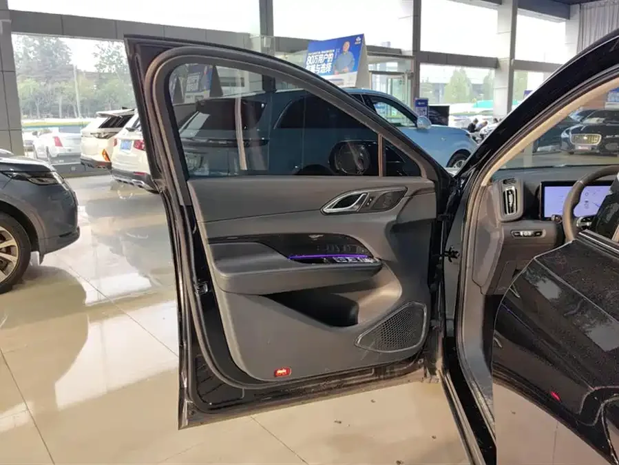 Hongqi HS3 Hongqi HS3 2023 1.5T 2WD Shanwei Edition 2024 — миниатюра 4