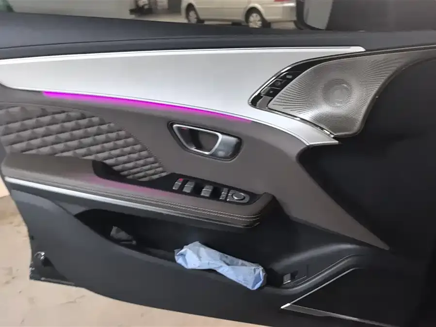 BYD Second-hand Han 2024 DM-i Honor Edition 121KM Premium Edition 2024 — миниатюра 4
