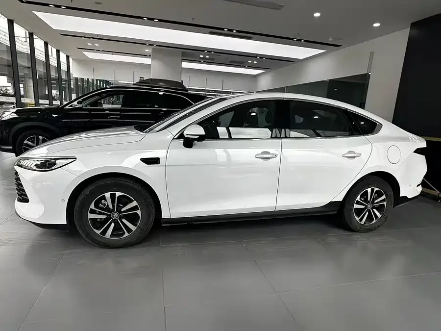 BYD Qin PLUS Qin PLUS 2025 DM-i Intelligent Driving Edition 120KM Beyond Edition 2025 — миниатюра 2