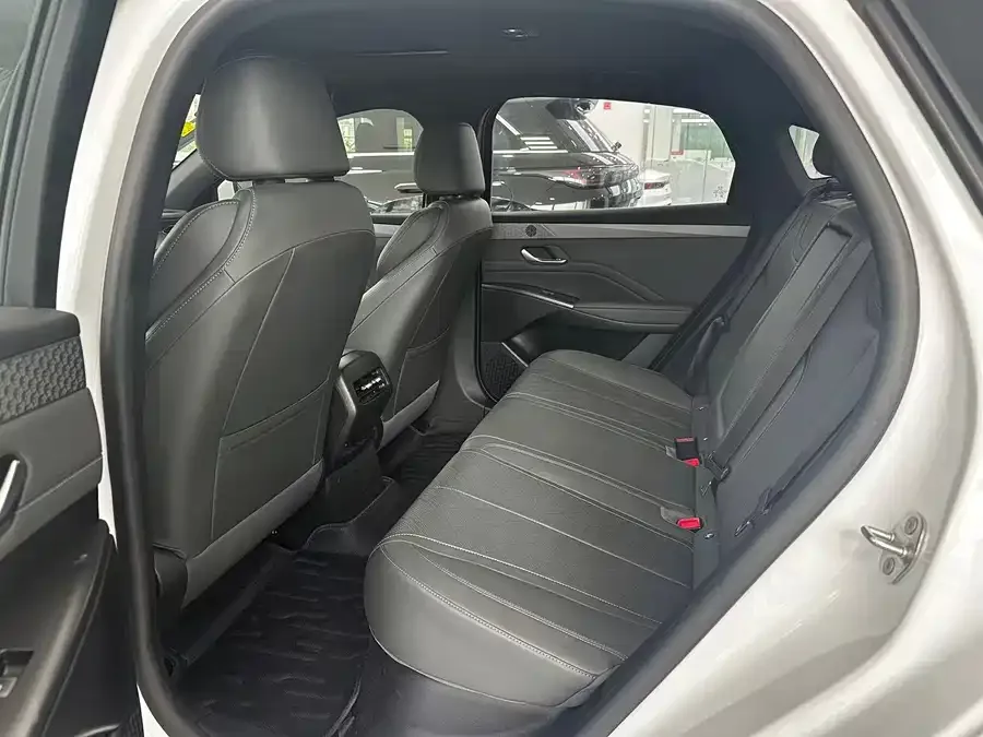 BYD Qin PLUS Qin PLUS 2025 DM-i Intelligent Driving Edition 120KM Beyond Edition 2025 — миниатюра 3