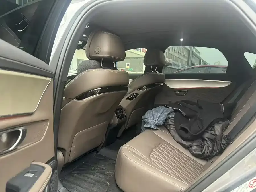 BYD Second-hand Han 2024 DM-i Honor Edition 121KM Premium Edition 2024 — миниатюра 2