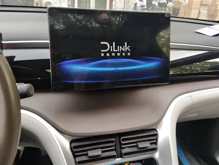 BYD Song Pro New Energy Song Pro New Energy 2022 DM-i 110km Flagship Model 2023 — миниатюра 4