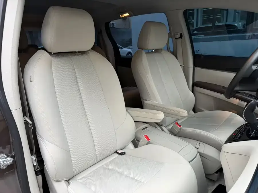 Buick GL8 2023 Land Business Class Comfort Edition 2023 — миниатюра 4