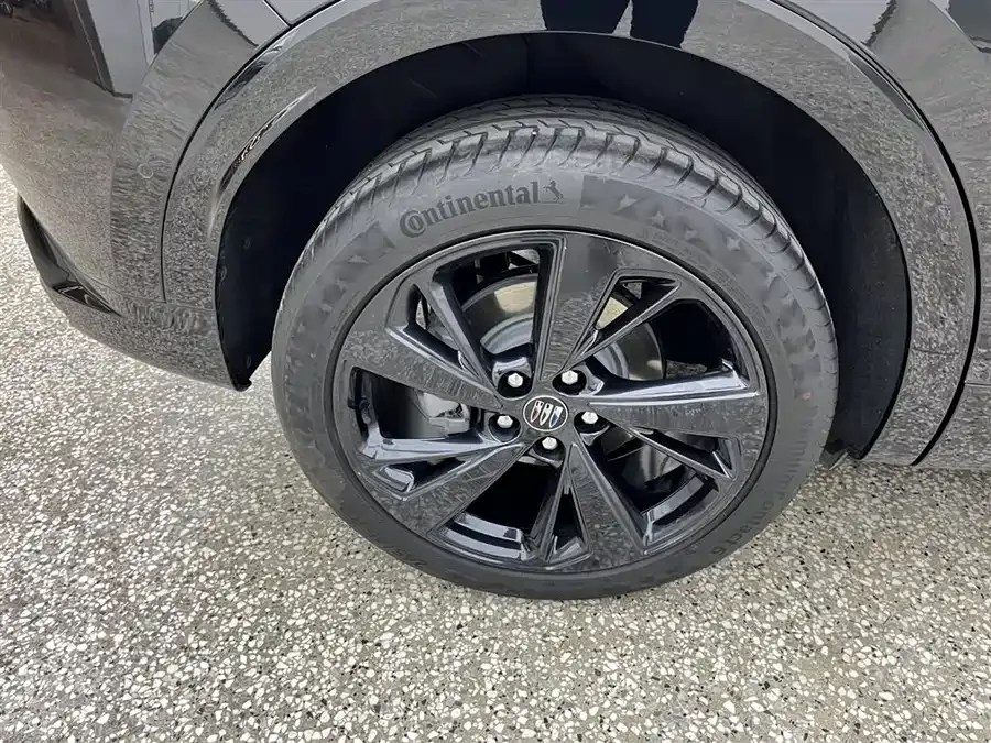 Buick Envision S 2024 Envision S 28T Black Premium Edition 2024 — миниатюра 5