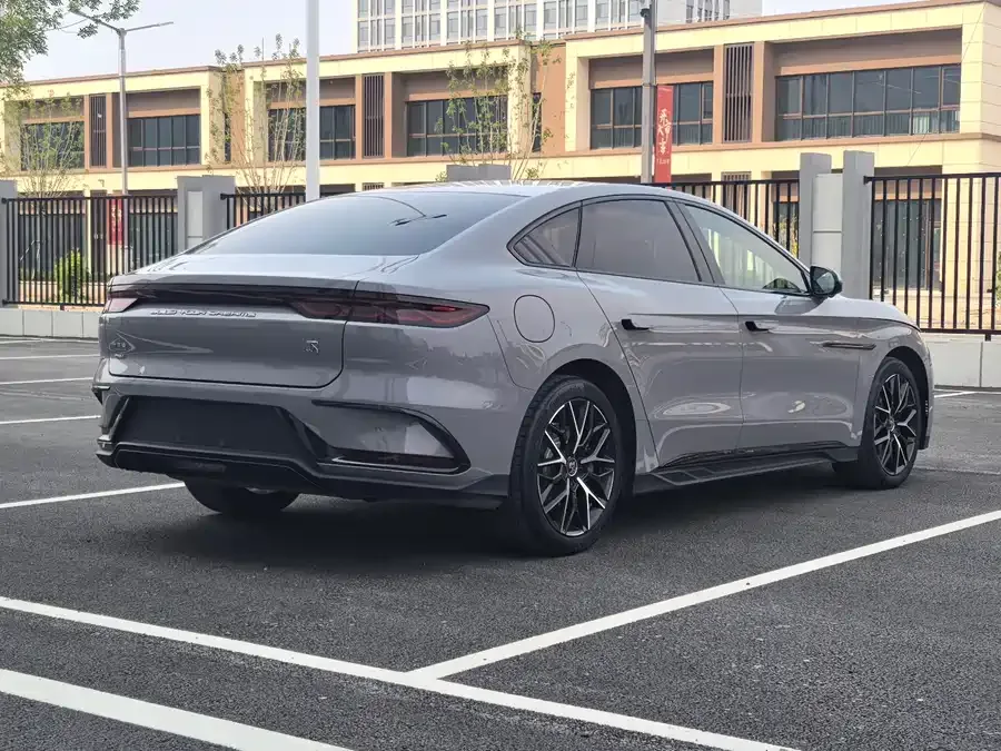 BYD Second-hand Han 2025 DM-i 125KM Premium Edition 2024 — миниатюра 4