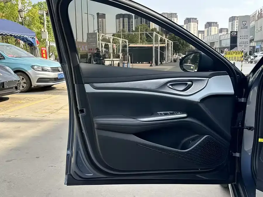 BYD seal Haibao 2024 Glory Edition DM-i 1.5L 121km Luxury 2024 — миниатюра 2