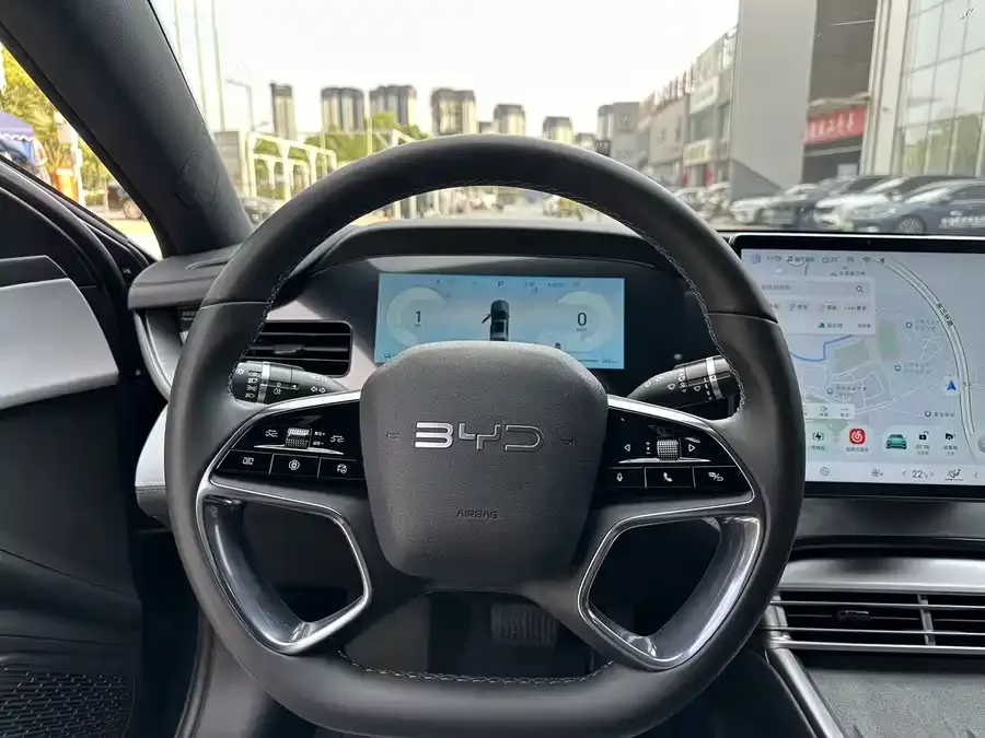 BYD seal Haibao 2024 Glory Edition DM-i 1.5L 121km Luxury 2024 — миниатюра 4