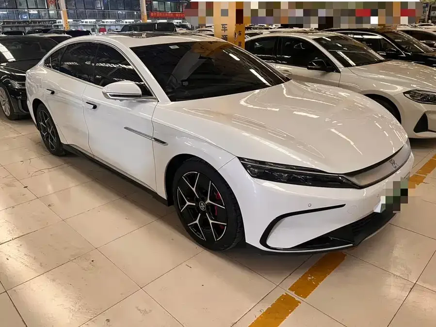 BYD Second-hand Han 2023 EV Champion Edition 715KM Front-wheel Drive Premium Edition 2024 — миниатюра 3