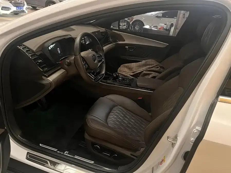 BYD Second-hand Han 2023 EV Champion Edition 715KM Front-wheel Drive Premium Edition 2024 — миниатюра 4