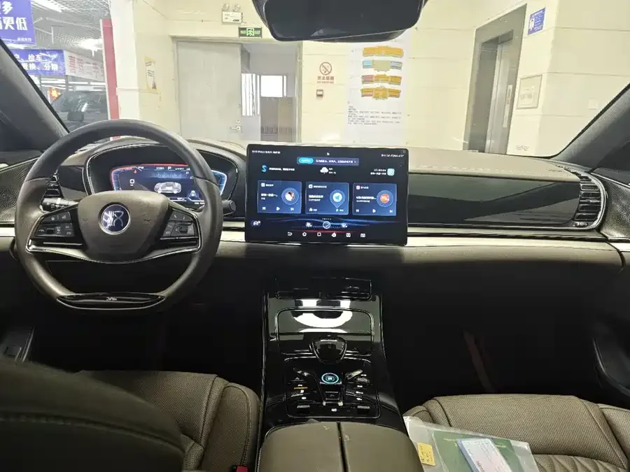 BYD Second-hand Han 2023 EV Champion Edition 605KM Front-wheel Drive Premium 2023 — миниатюра 2