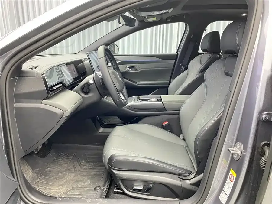 BYD Qin L Qin L 2025 EV 545KM Cloud Carriage Edition 2025 — миниатюра 4