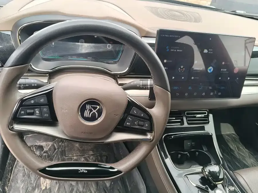 BYD Second-hand Han 2023 EV Champion Edition 605KM Front-wheel Drive Premium 2023 — миниатюра 2