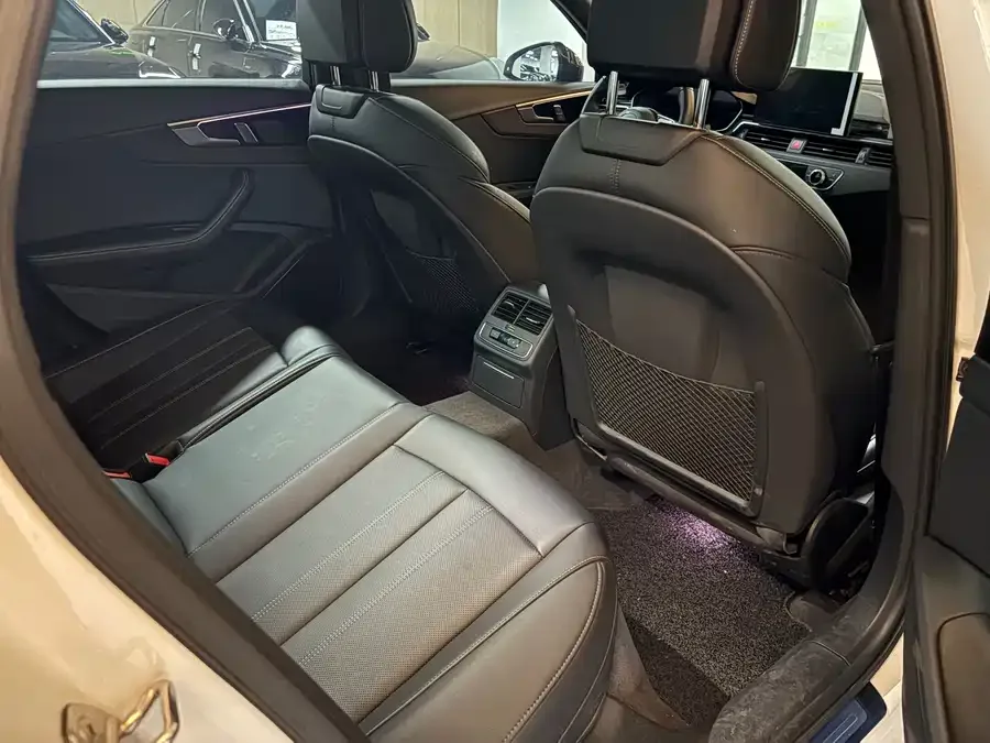Audi a4 l 2024 40 TFSI luxury and dynamic model 2025 — миниатюра 5