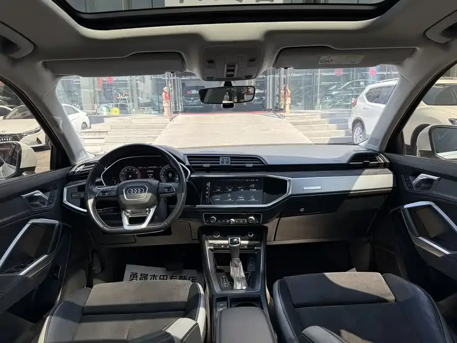 Audi Q3 2022 35 TFSI Fashionable and Dynamic 2022 — миниатюра 5