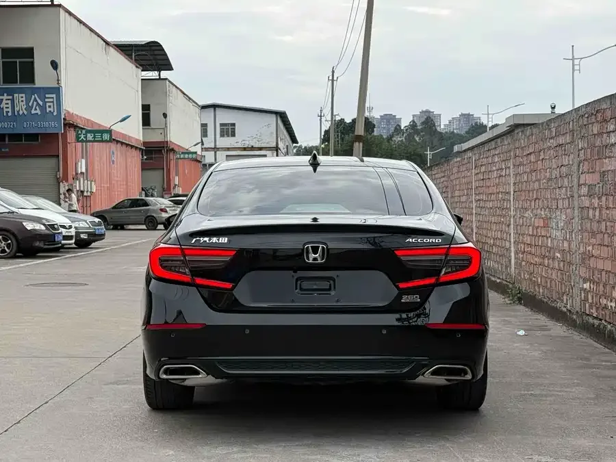 Honda Accord Accord 2022 260TURBO Deluxe Edition 2022 — миниатюра 2