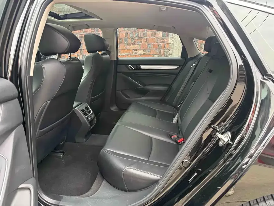 Honda Accord Accord 2022 260TURBO Deluxe Edition 2022 — миниатюра 4