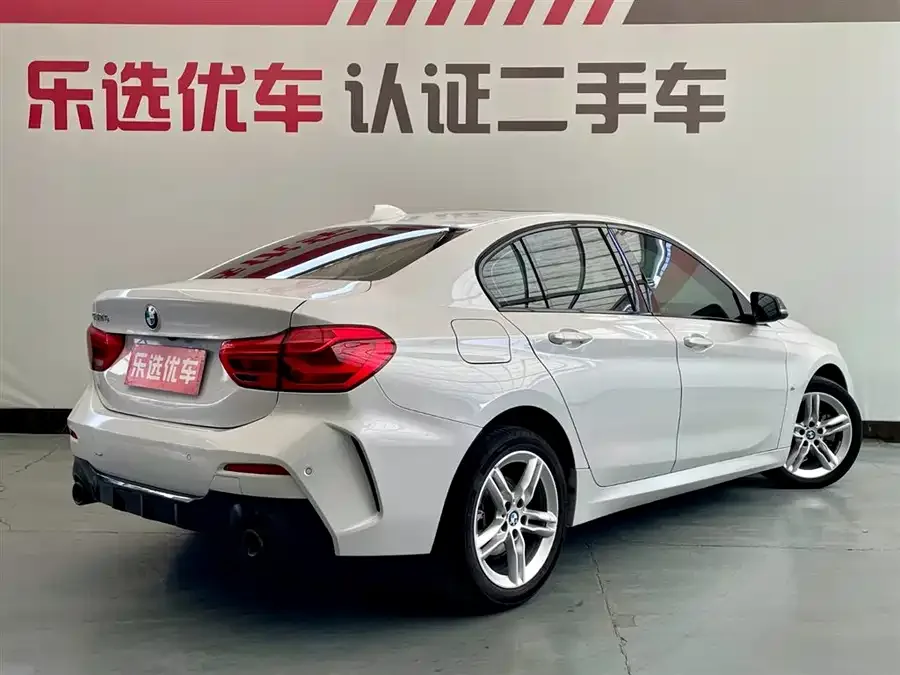 BMW 1 series BMW 1 Series 2021 120i M Sport Night Edition 2022 — миниатюра 2