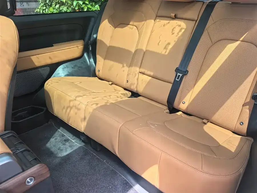 Land Rover guard Land Rover Defender 2024 90 3.0T P400 HSE 2024 — миниатюра 2