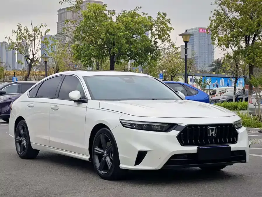 Honda Inspire Insignia 2024 260TURBO Elite Edition 2024 — миниатюра 3