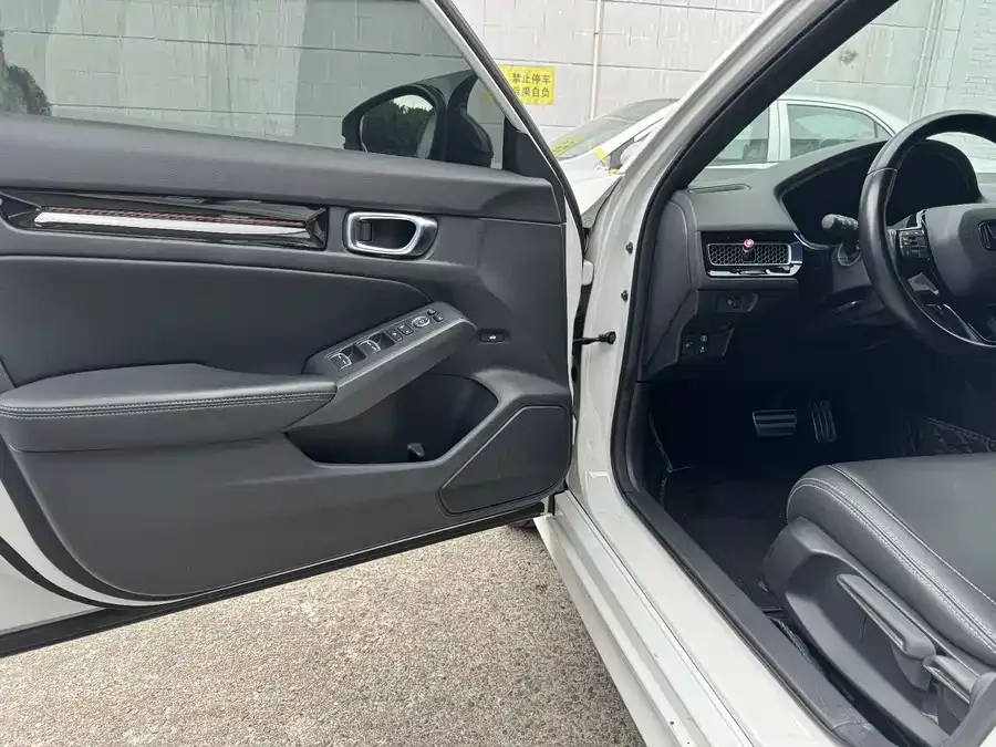 Honda Civic 2022 Civic 240TURBO CVT Engine Edition 2022 — миниатюра 2