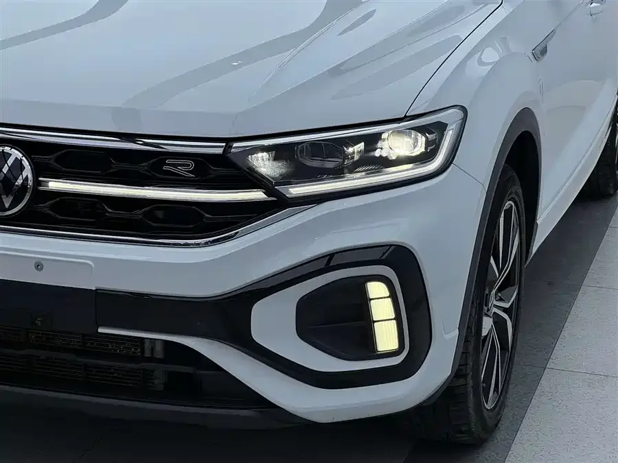 Volkswagen T-ROC T-ROC 2024 300TSI DSG 2WD Chenguang Edition 2025 — миниатюра 2