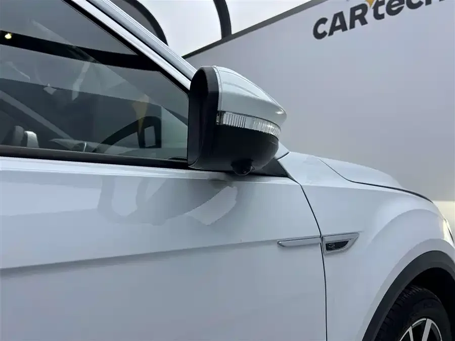 Volkswagen T-ROC T-ROC 2024 300TSI DSG 2WD Chenguang Edition 2025 — миниатюра 3