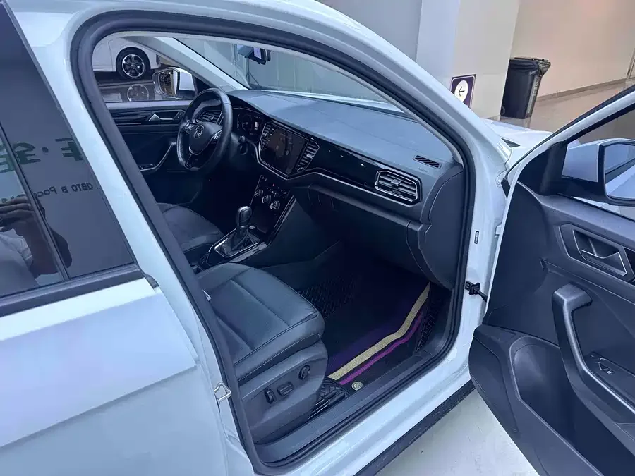 Volkswagen T-ROC T-ROC 2022 280TSI DSG 2WD Comfort PLUS 2022 — миниатюра 5