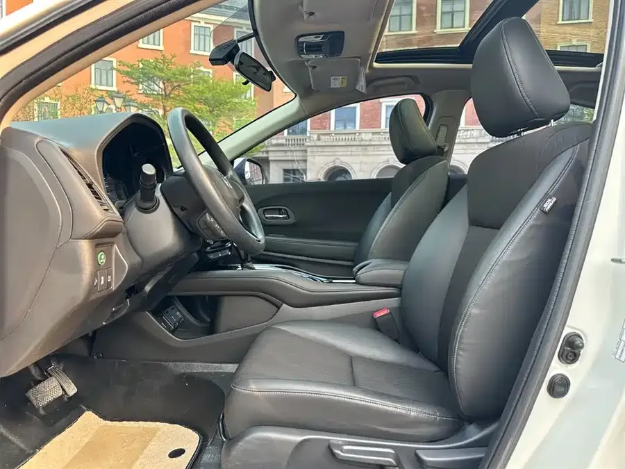 Honda Vezel 2022 VIZI 1.5L CVT Phantom Night Pioneer Edition 2022 — миниатюра 2