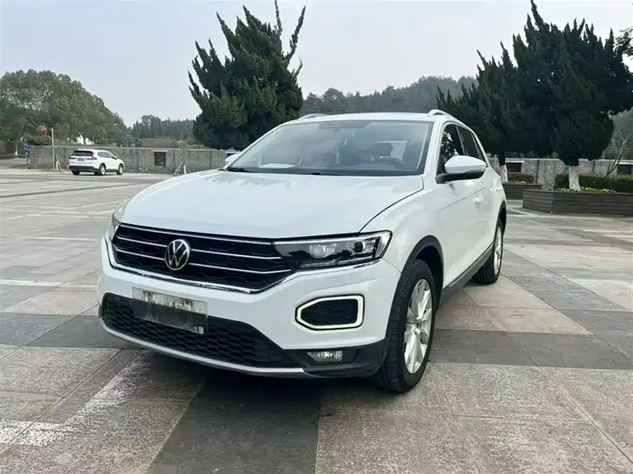 Volkswagen T-ROC T-ROC 2022 280TSI DSG 2WD Elite PLUS 2023 — фото 1, купить с доставкой в Москву