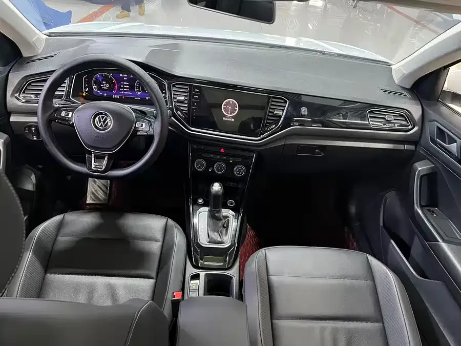 Volkswagen T-ROC T-ROC 2021 280TSI DSG 2WD Comfort Smart Edition 2022 — миниатюра 2