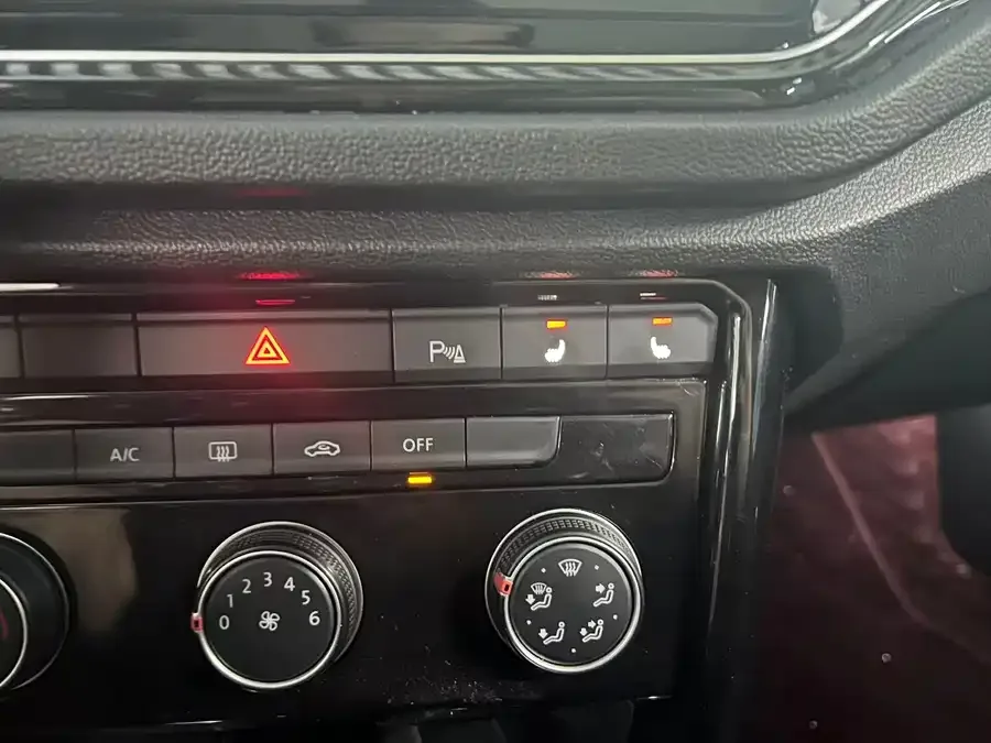 Volkswagen T-ROC T-ROC 2021 280TSI DSG 2WD Comfort Smart Edition 2022 — миниатюра 5