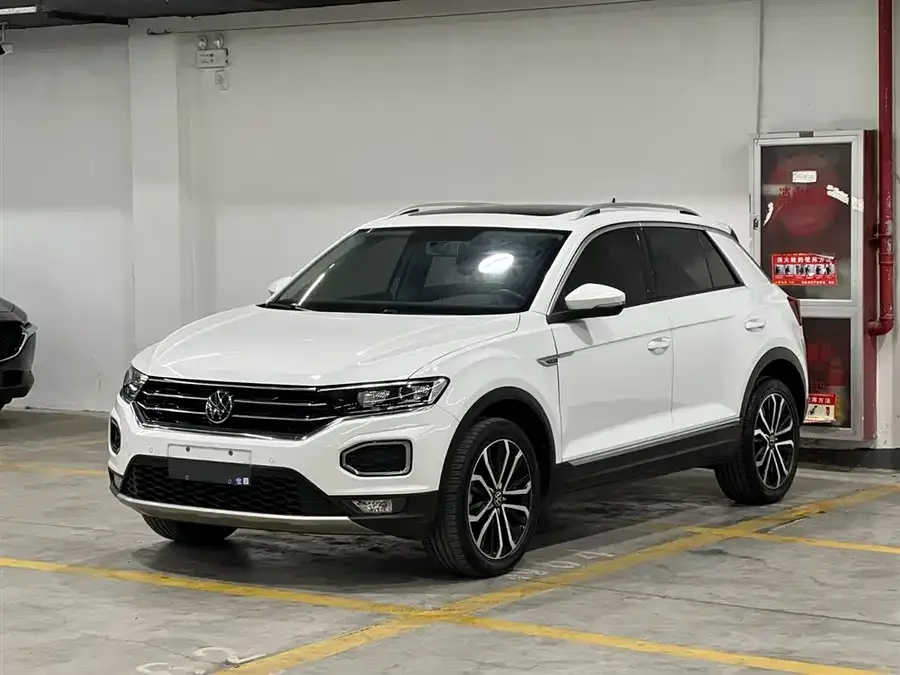 Volkswagen T-ROC T-ROC 2022 280TSI DSG 2WD Comfort PLUS 2023 — фото 1, купить с доставкой в Москву