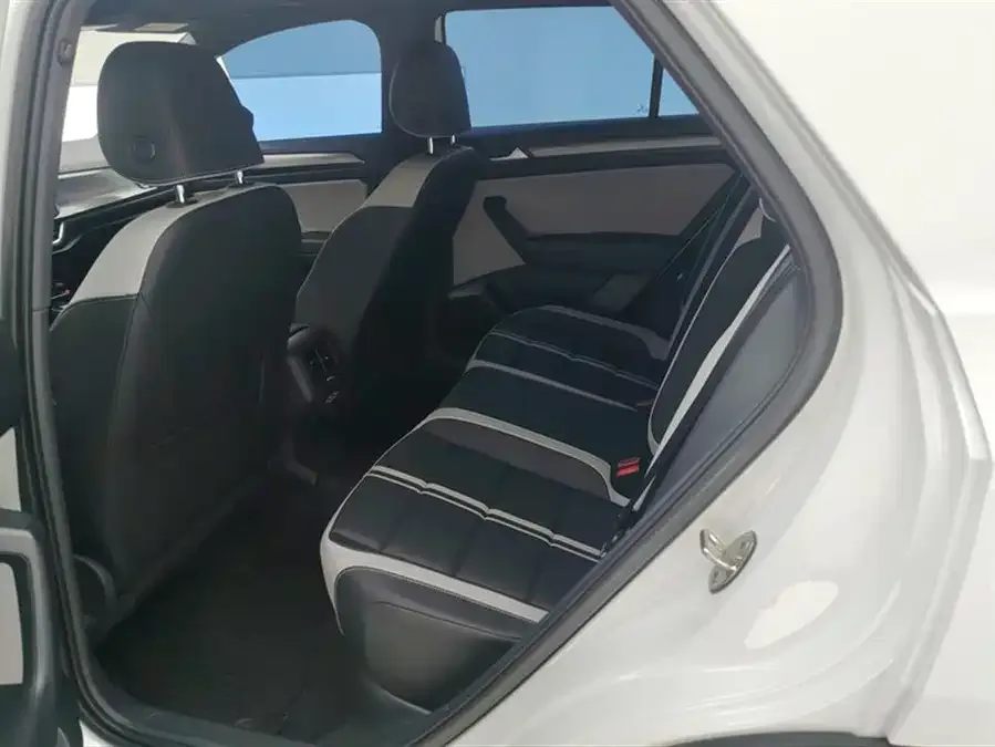 Volkswagen T-ROC T-ROC 2024 300TSI DSG 2WD Chenguang Edition 2024 — миниатюра 5