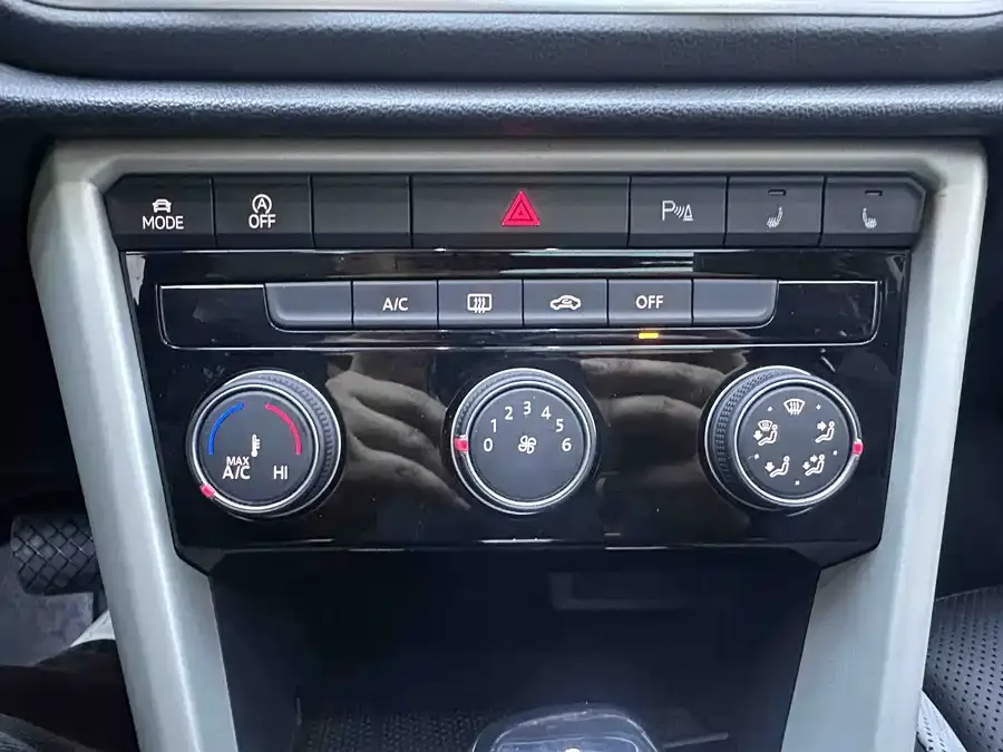 Volkswagen T-ROC T-ROC 2023 280TSI DSG 2WD Time Edition 2024 — миниатюра 5