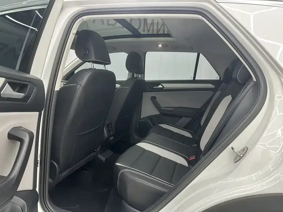 Volkswagen T-ROC T-ROC 2023 280TSI DSG 2WD Time Edition 2024 — миниатюра 2