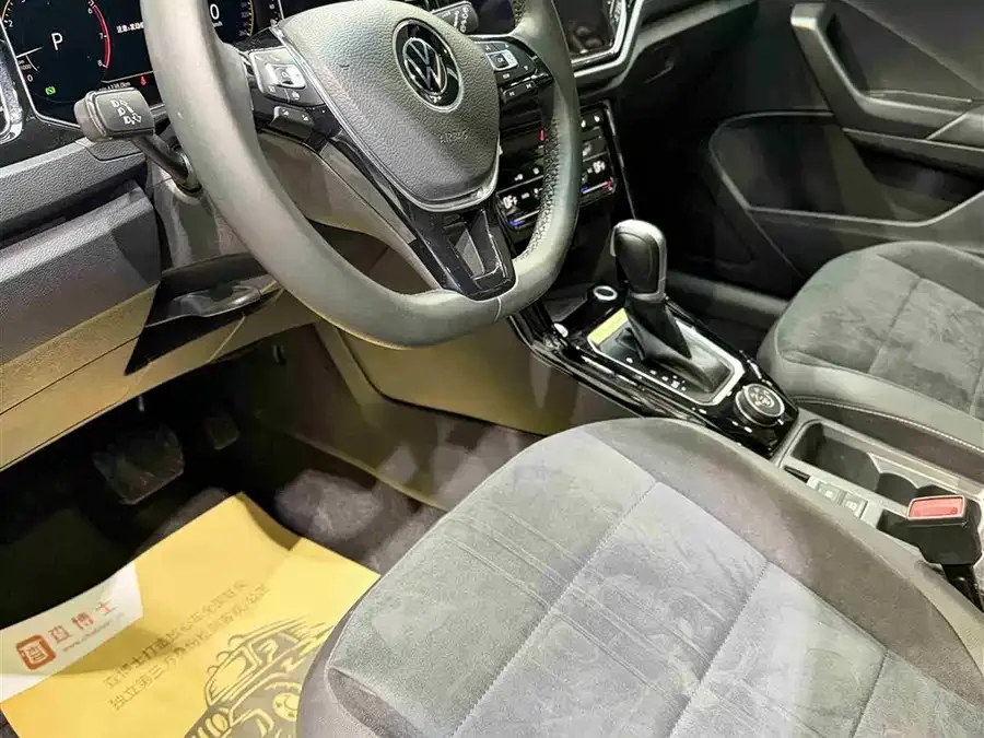 Volkswagen T-ROC T-ROC 2021 280TSI DSG four-wheel drive luxury smart connected version 2022 — миниатюра 4