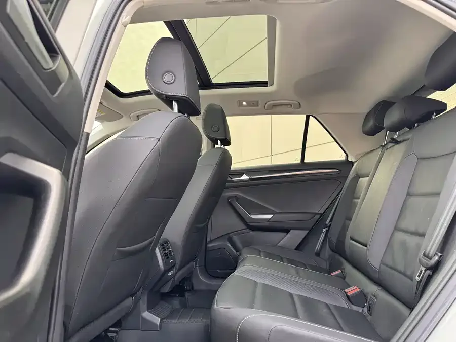 Volkswagen T-ROC T-ROC 2022 280TSI DSG 2WD Comfort PLUS 2023 — миниатюра 5