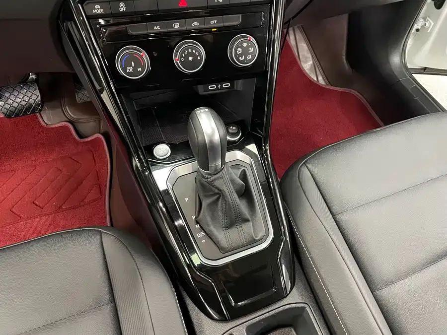 Volkswagen T-ROC T-ROC 2022 280TSI DSG 2WD Comfort PLUS 2023 — миниатюра 5