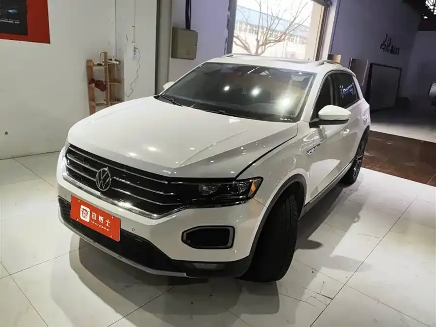Volkswagen T-ROC T-ROC 2022 280TSI DSG 2WD Comfort PLUS 2023 — фото 1, купить с доставкой в Москву