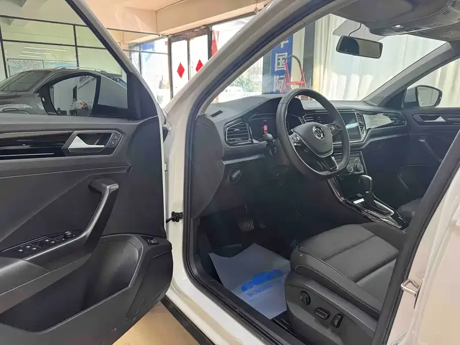 Volkswagen T-ROC T-ROC 2022 280TSI DSG 2WD Comfort PLUS 2022 — миниатюра 4