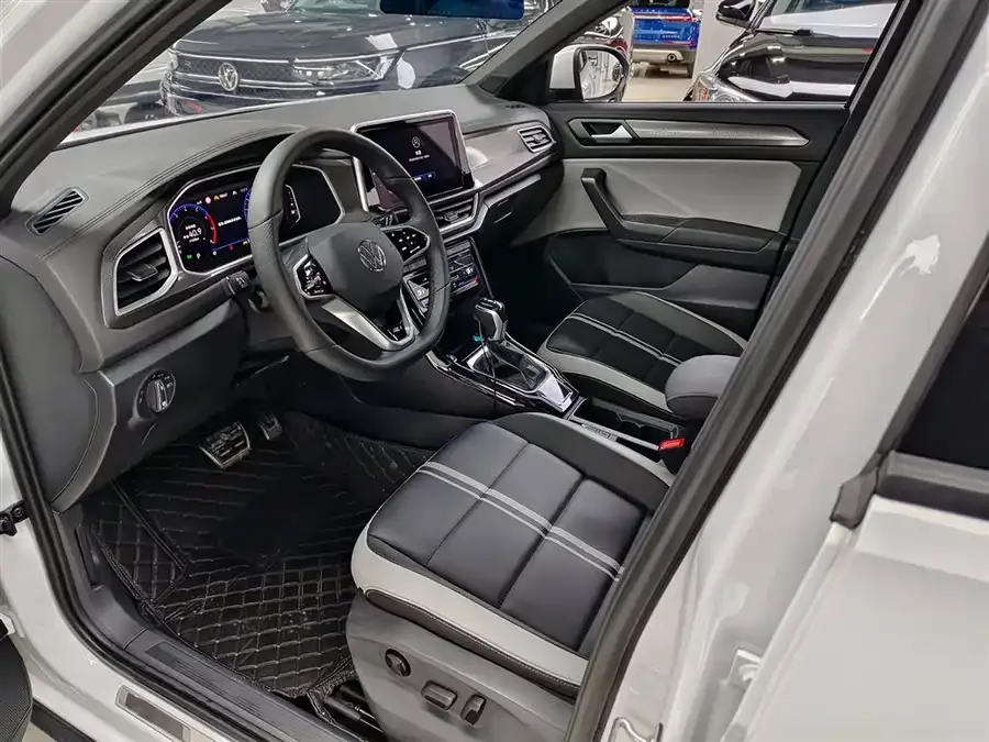 Volkswagen T-ROC T-ROC 2025 300TSI DSG 2WD Chenguang Edition 2024 — миниатюра 4
