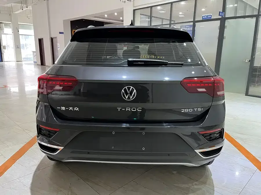 Volkswagen T-ROC T-ROC 2021 280TSI DSG two-wheel drive comfortable and connected 30th anniversary commemorative edition 2022 — миниатюра 2