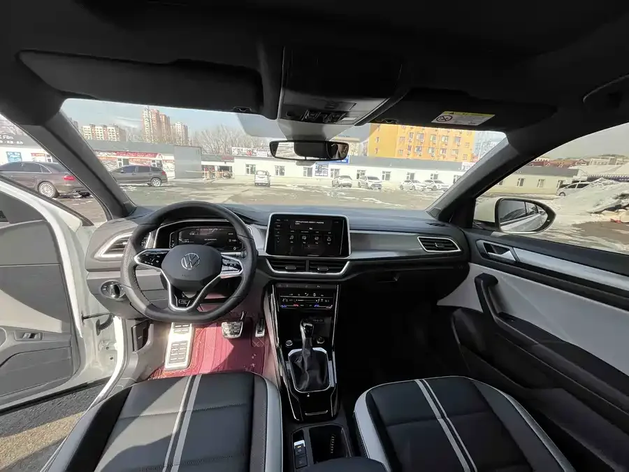 Volkswagen T-ROC T-ROC 2024 300TSI DSG 2WD Chenguang Edition 2024 — миниатюра 2