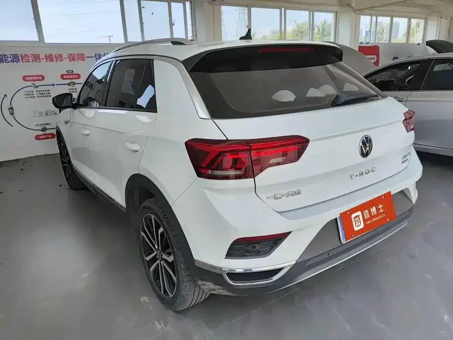 Volkswagen T-ROC T-ROC 2021 facelift 280TSI DSG four-wheel drive luxury intelligent version 2022 — миниатюра 2