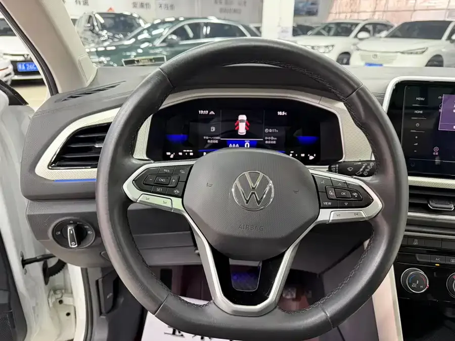Volkswagen T-ROC T-ROC 2023 280TSI DSG 2WD Time Edition 2023 — миниатюра 5