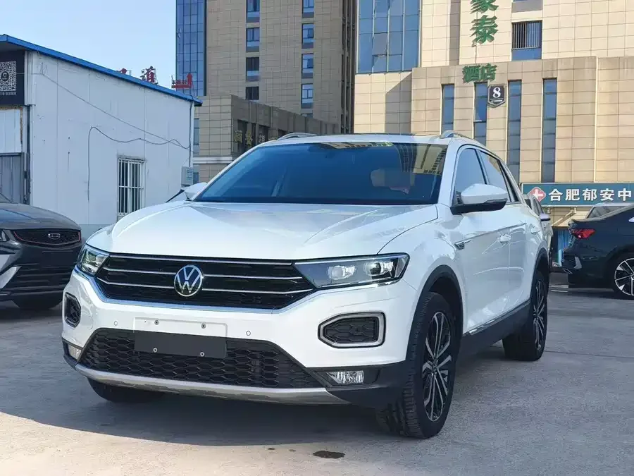 Volkswagen T-ROC T-ROC 2022 280TSI DSG 2WD Comfort PLUS 2022 — фото 1, купить с доставкой в Москву