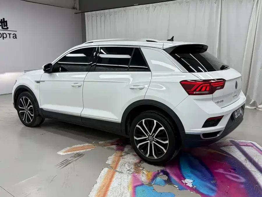 Volkswagen T-ROC T-ROC 2021 280TSI DSG two-wheel drive comfortable and connected 30th anniversary commemorative edition 2022 — миниатюра 2