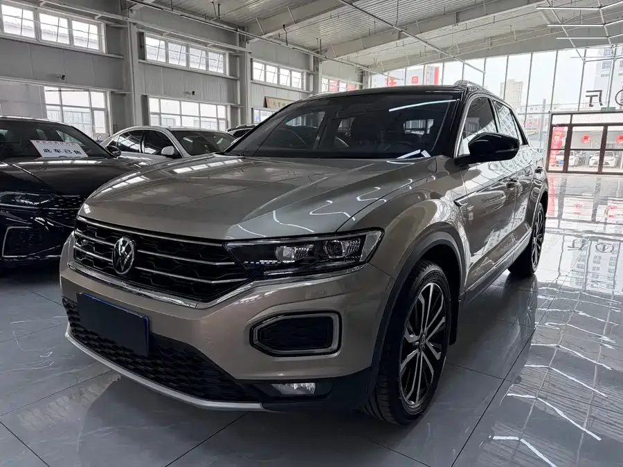 Volkswagen T-ROC T-ROC 2021 280TSI DSG two-wheel drive comfortable and connected 30th anniversary commemorative edition 2022 — фото 1, купить с доставкой в Москву