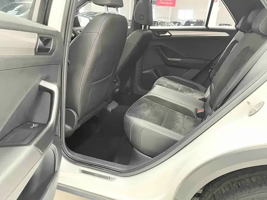 Volkswagen T-ROC T-ROC 2022 280TSI DSG 2WD R-Line Pro PLUS 2023 — миниатюра 5